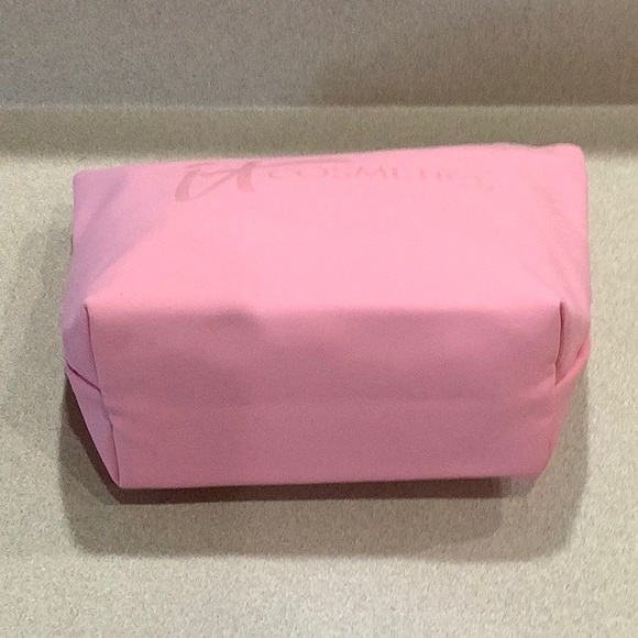 NWOT 💖  iT Cosmetics Large Pink Makeup Bag - Picture 3 of 7